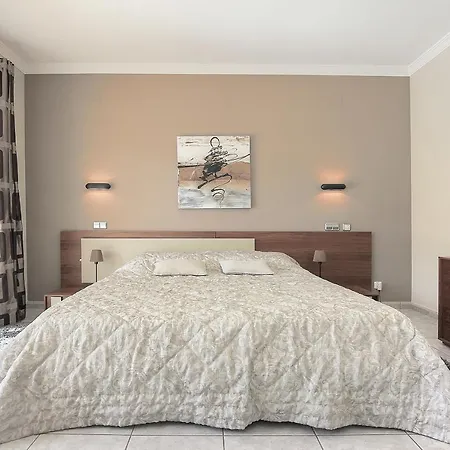 Luxury 5-bed Near The Beach Villa Denia