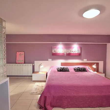 Luxury 5-bed Near The Beach