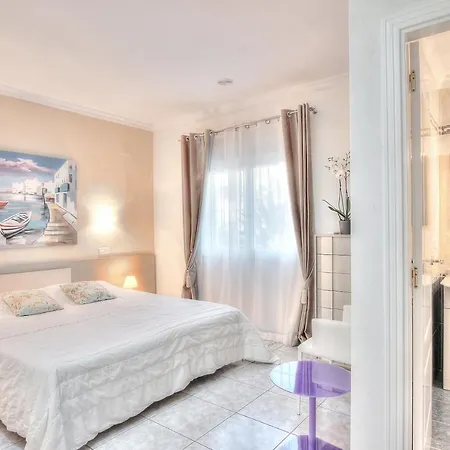 Luxury 5-bed Near The Beach Villa Denia