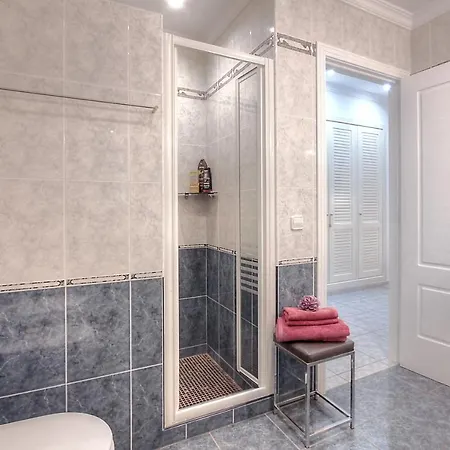 Luxury 5-bed Near The Beach Denia